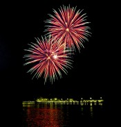 Röder Feuerwerk - Hochzeitsfeuerwerk zum Selbstzünden, Feuerwerk · Lasershow Augsburg, Kontaktbild