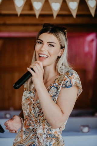 Herzenssang | Sängerin Franziska Kühn, Musiker · DJ's · Bands Königsbrunn, Kontaktbild